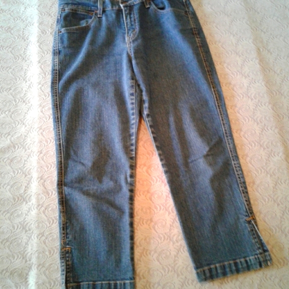 Levi's Denim - 🌺 Levi's Classic Capri High Rise Jeans